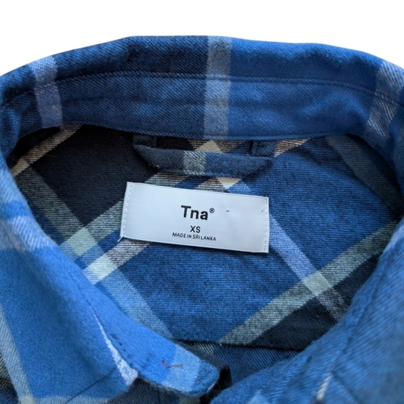 Aritzia TNA Shirt Flannel Plaid Women XS 90s Grunge Dark Academia Black Blue - Picture 12 of 16